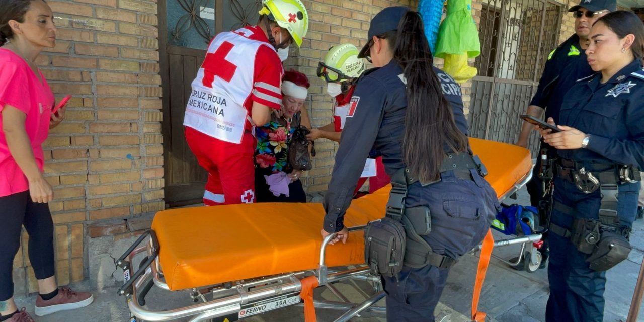 Taxista derriba a mujer en el centro de Saltillo