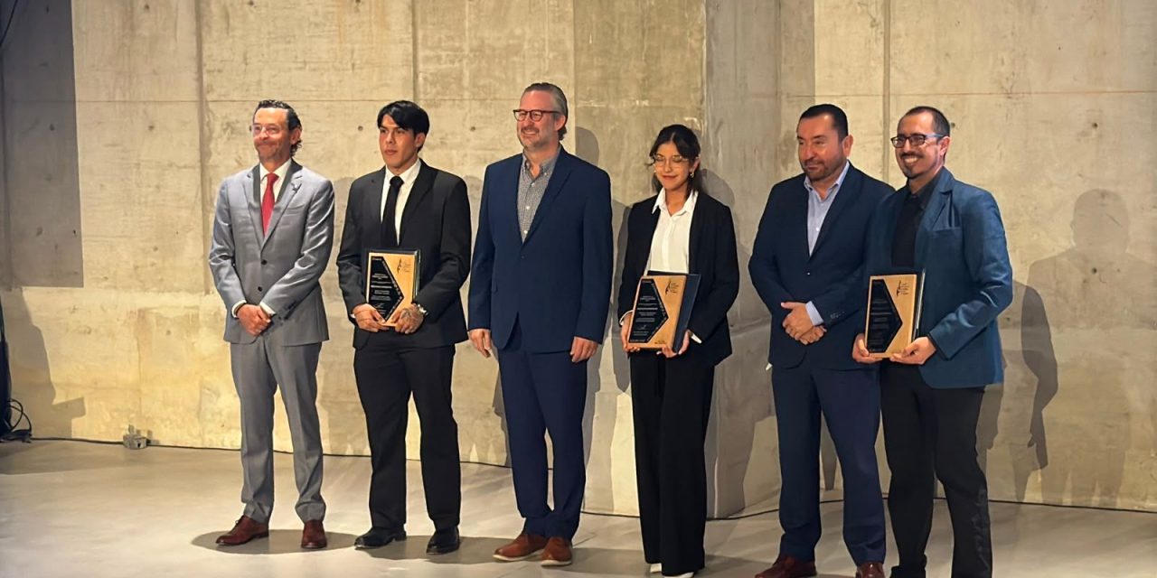 Entregan premio de vinculación 2026