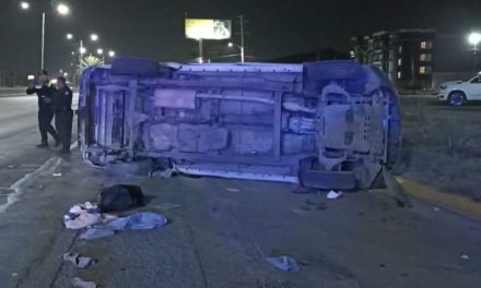 Saltillo: Termina volcando camino a casa del festejo al llanto en un parpadeo