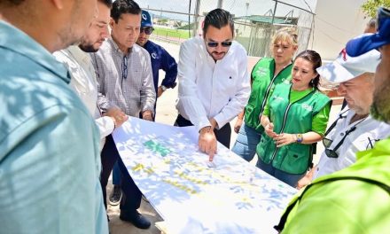 Carlos Villarreal supervisa remodelación de la Unidad Deportiva  Nora Leticia Rocha