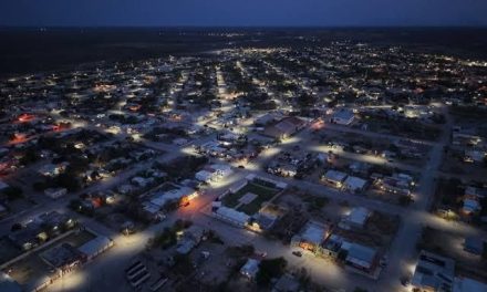 Proyecto de renovación de alumbrado avanza en Múzquiz