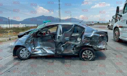 Se registra un fuerte accidente en la carretera Saltillo-Monterrey