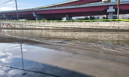 Peligro en Paseo de la Reforma: lluvias inundan el distribuidor El Sarape