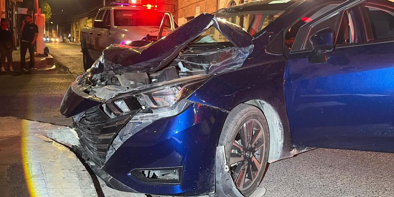 Aparatoso choque en la Zona Centro deja dos lesionados