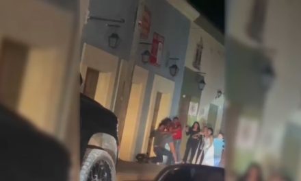 Brutal agresión deja a un hombre gravemente lesionado en Parras