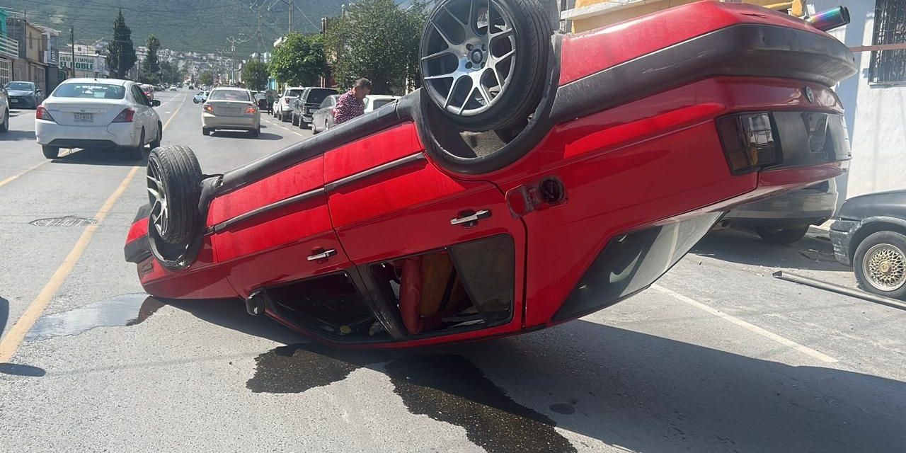 Se registra volcadura al sur de Saltillo