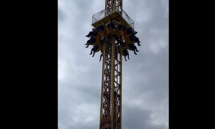 Juego mecánico falla en feria de Chalco y deja a usuarios atrapados por más de 30 minutos