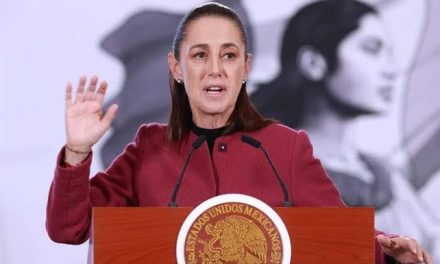 Rechaza Claudia Sheinbaum acusaciones de Javier Milei sobre financiamiento a supuesta campaña contra Argentina