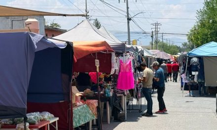 Vacaciones y regreso a clases golpean al pequeño comercio en Saltillo