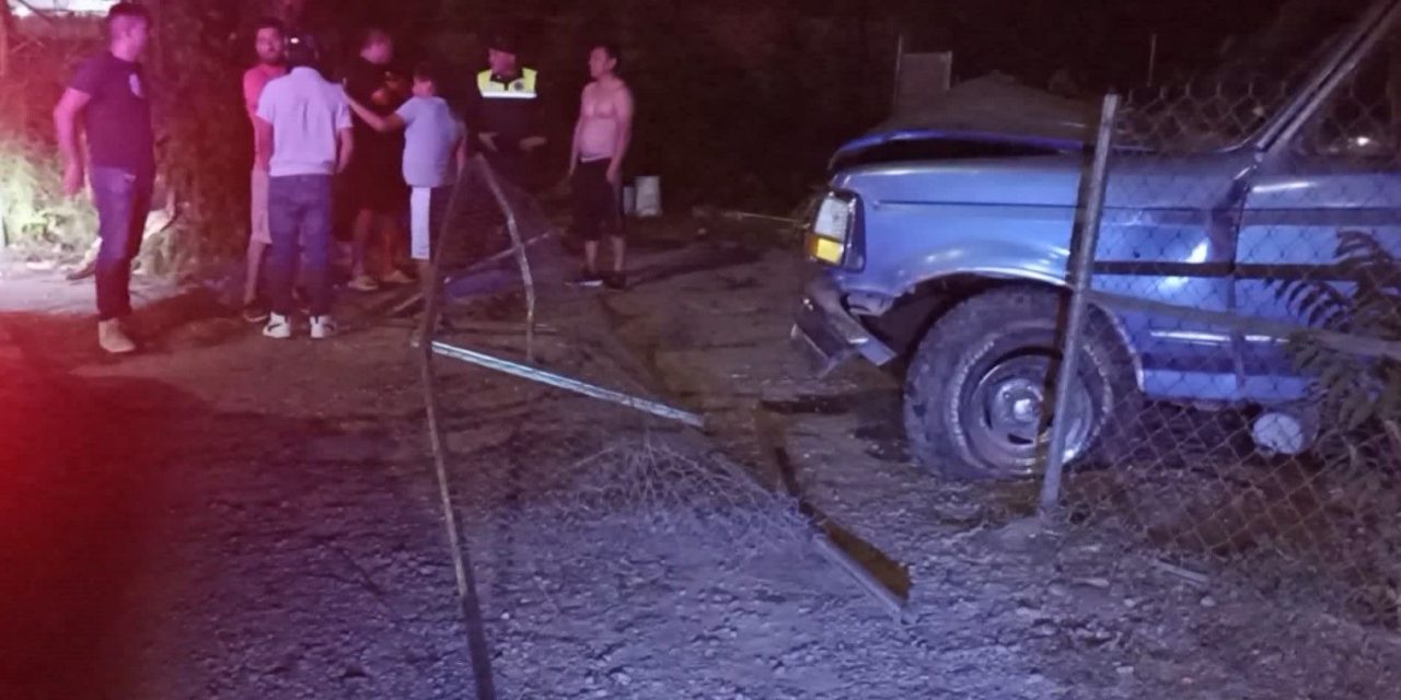 Derriba reja y huye del lugar en Saltillo