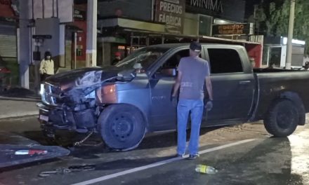 Ebrio choca contra durmientes en Saltillo
