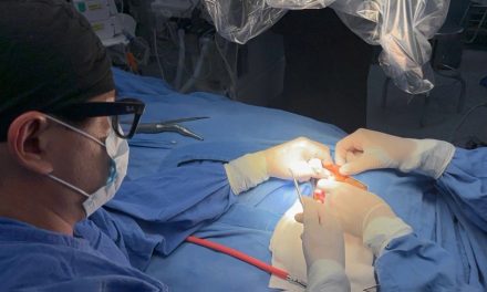 Gracias a médicos de la clínica 71 de Torreón un bebé recupera su capacidad auditiva