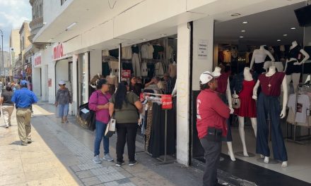 Graduaciones dan respiro al comercio local en Saltillo