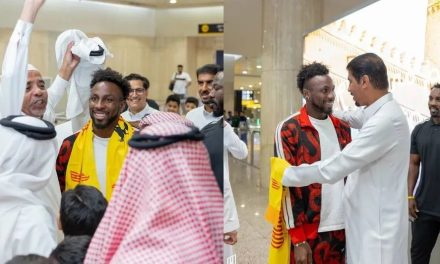 Reciben como héroe a Julián Quiñones en Arabia Saudita tras su histórica participación en el Mundial 2026
