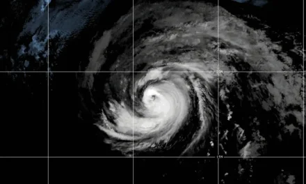 Se intensifica huracán Genevieve en México… ya es categoría 3 en el Pacífico
