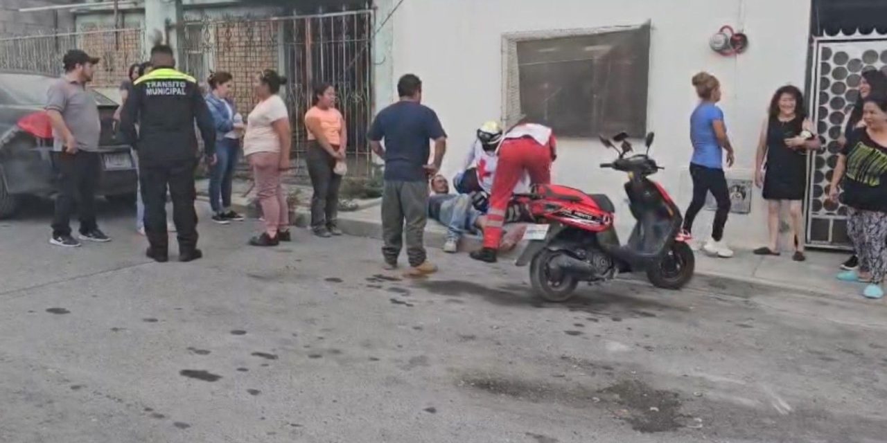 Intenta estacionarse y provoca choque con motociclista en Saltillo