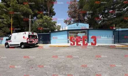 Saltillo: atienden a maestra que cayó de dos metros en la colonia Bellavista