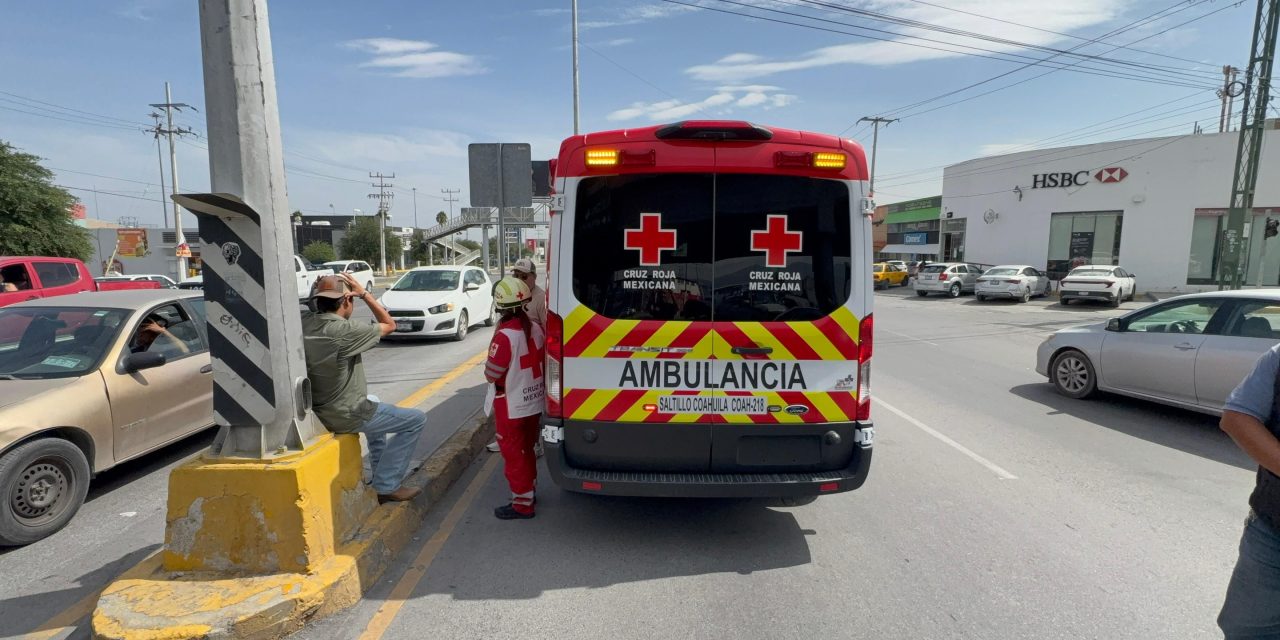 Saltillo: Motociclista termina lesionado en accidente