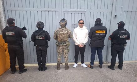 Capturan en el AICM a presunto líder dedicado al robo de combustible en Edomex