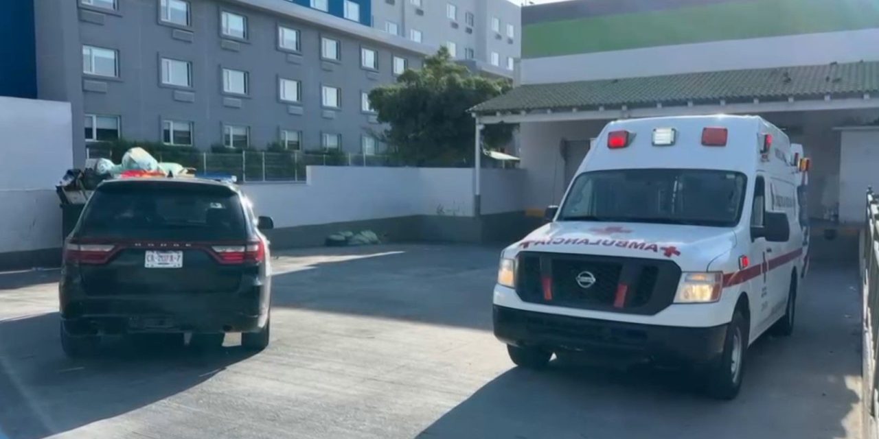 Trabajadora cae de una escalera y termina hospitalizada