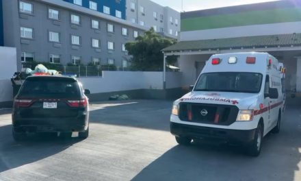 Trabajadora cae de una escalera y termina hospitalizada