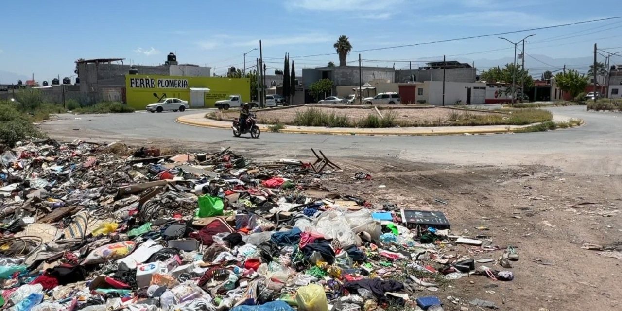 Utilizan terreno como basurero en la Saltillo 2000
