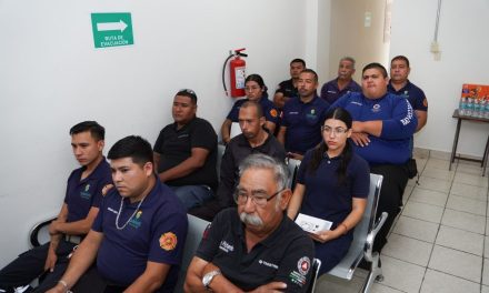 Bomberos de Sabinas reciben capacitación en psicología
