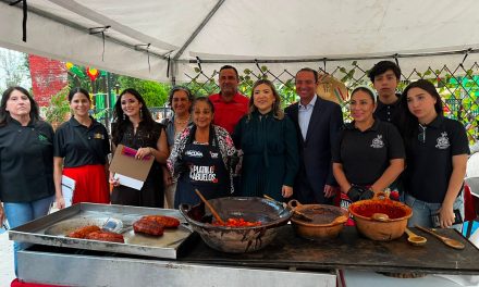 Ofrecen pambazos y mixiotes en festival gastronómico