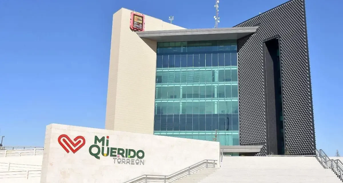 Torreón revisa padrón de proveedores y licitación de uniformes del Simas