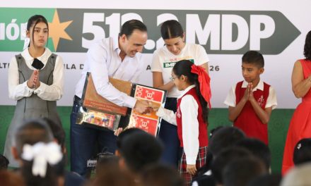 Arranca Manolo Jiménez el Programa de Útiles Escolares para 500 mil alumnos