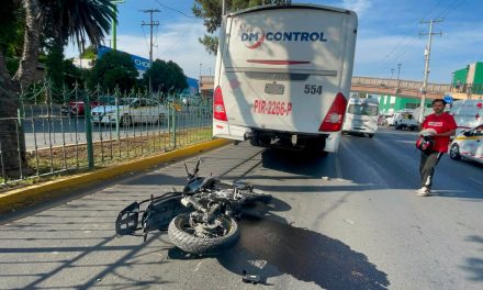 Motociclista se estrella contra un transporte de personal en V. Carranza