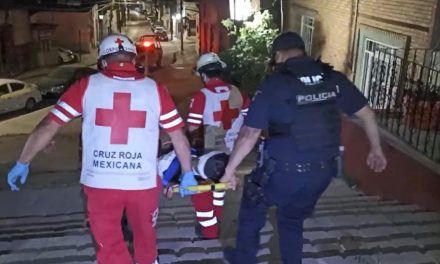 Joven alcoholizado resultó lesionado al caer de las escaleras de Santa Anita