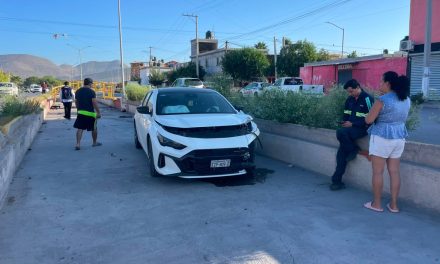 Cae automovilista a canal pluvial en la Saltillo 2000