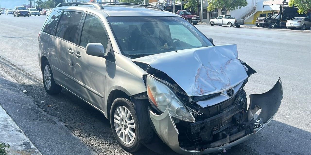 Chocan dos camionetas al sur de Saltillo