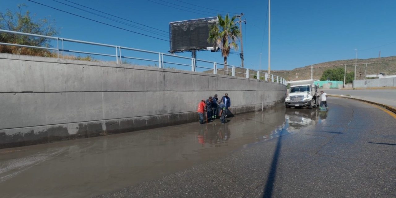 Desazolva el Gobierno de Saltillo rejillas pluviales tras las lluvias