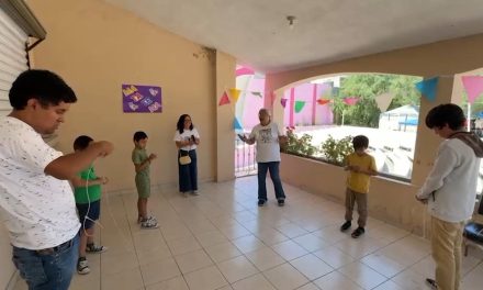 Disfrutan torneo de juegos tradicionales en Saltillo