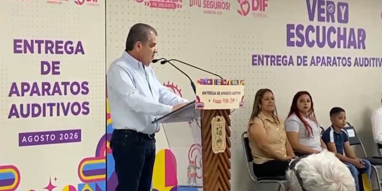 Entrega el alcalde de Torreón  472 aparatos auditivos
