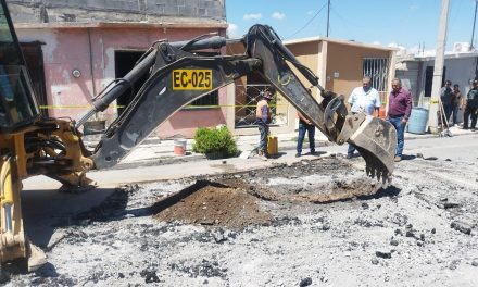 Gobierno de Ramos Arizpe trabaja en red de drenaje en la colonia Fidel Velásquez