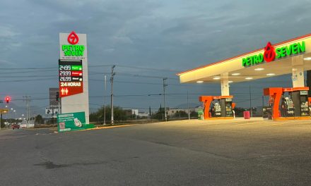 La gasolina verde por las nubes en Saltillo