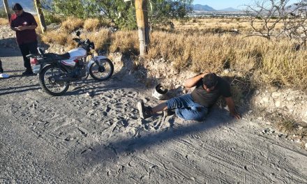 Motociclista se impacta contra camioneta en el  Libramiento Flores Tapia