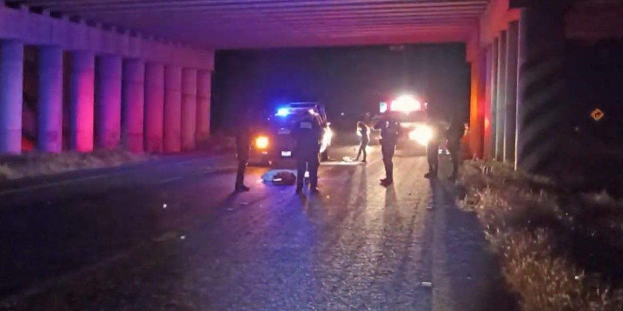 Hallan sin vida a joven atropellado sobre la carretera a Torreón