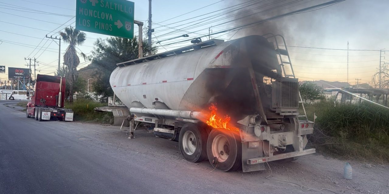 Se incendia tractocamión en Ramos Arizpe
