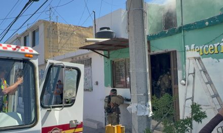 Incendio consume mercería en la colonia Zapalinamé