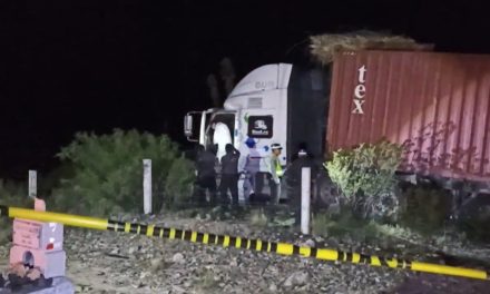 Infarto fulmina a trailero en la carretera Saltillo-Zacatecas