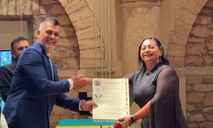 Instituto Universitario Paulo Freire entrega títulos a estudiantes