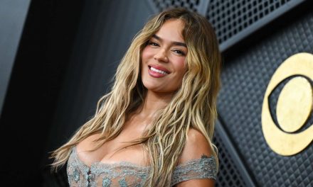 Karol G dona un millón de dólares a Colombia tras sismo