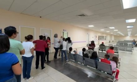 Llama Salud a completar esquemas de vacunación a menores