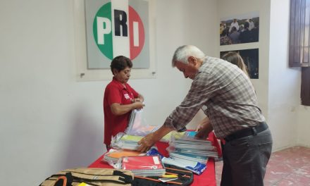 PRI Ramos Arizpe apoya la economía familiar al vender útiles a bajo costo