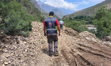 Protección Civil y Bomberos de Arteaga atienden daños por lluvias en Cañón de Nuncio