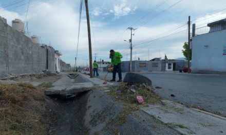 Refuerzan limpieza de arroyo y canal en la colonia Loma Linda